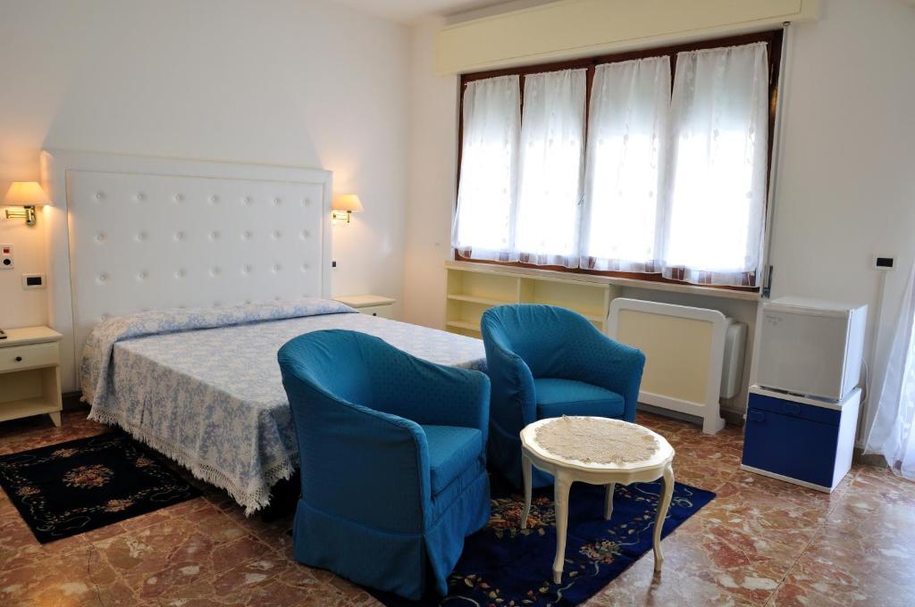 Hotel Tirreno Forte dei Marmi Bilik gambar