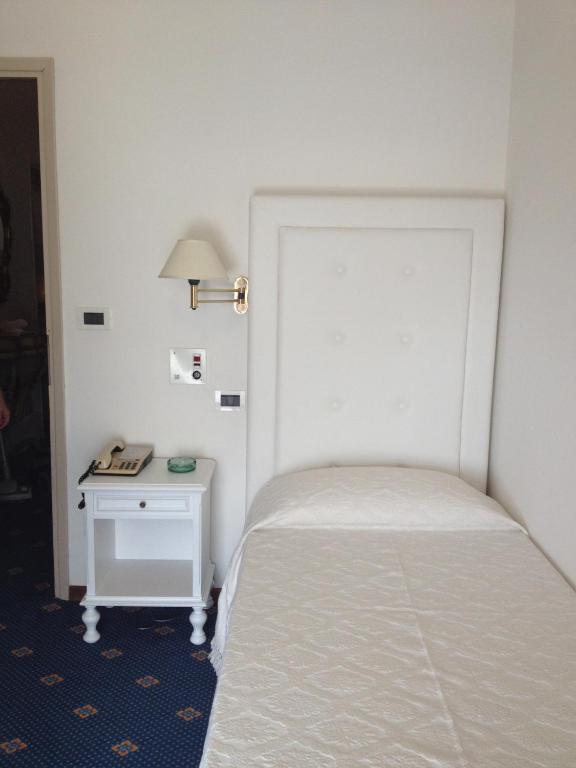 Hotel Tirreno Forte dei Marmi Bilik gambar
